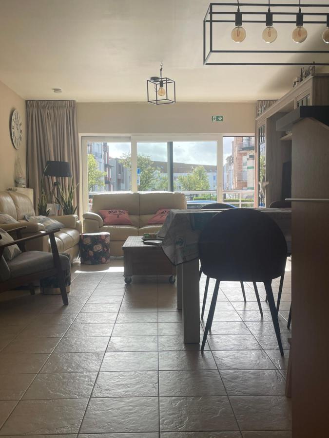 Appartement Des ambassadeurs à Blankenberge Extérieur photo